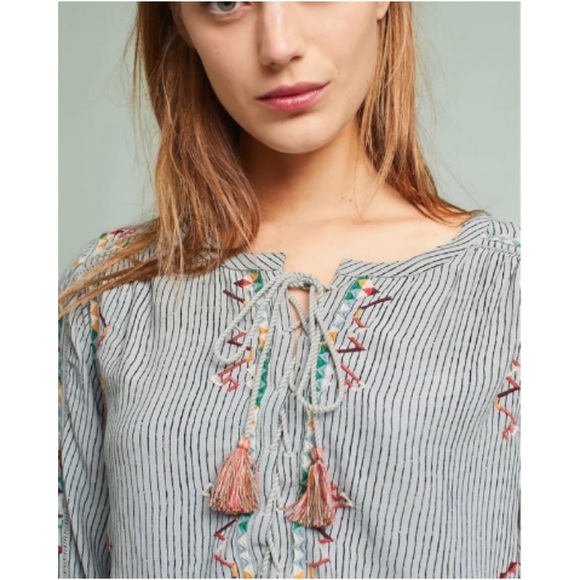 AKEMI + KIN ALMIRA EMBROIDERED TOP BY ANTHROPOLOGIE SIZE 4P - Picture 3 of 9